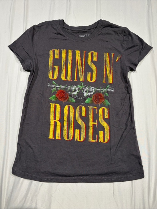 Guns N' Roses Other - Guns and Roses shirt